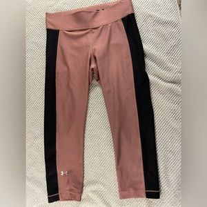 Under Armour Women's Heat Gear Compression Capri Leggings  Size M